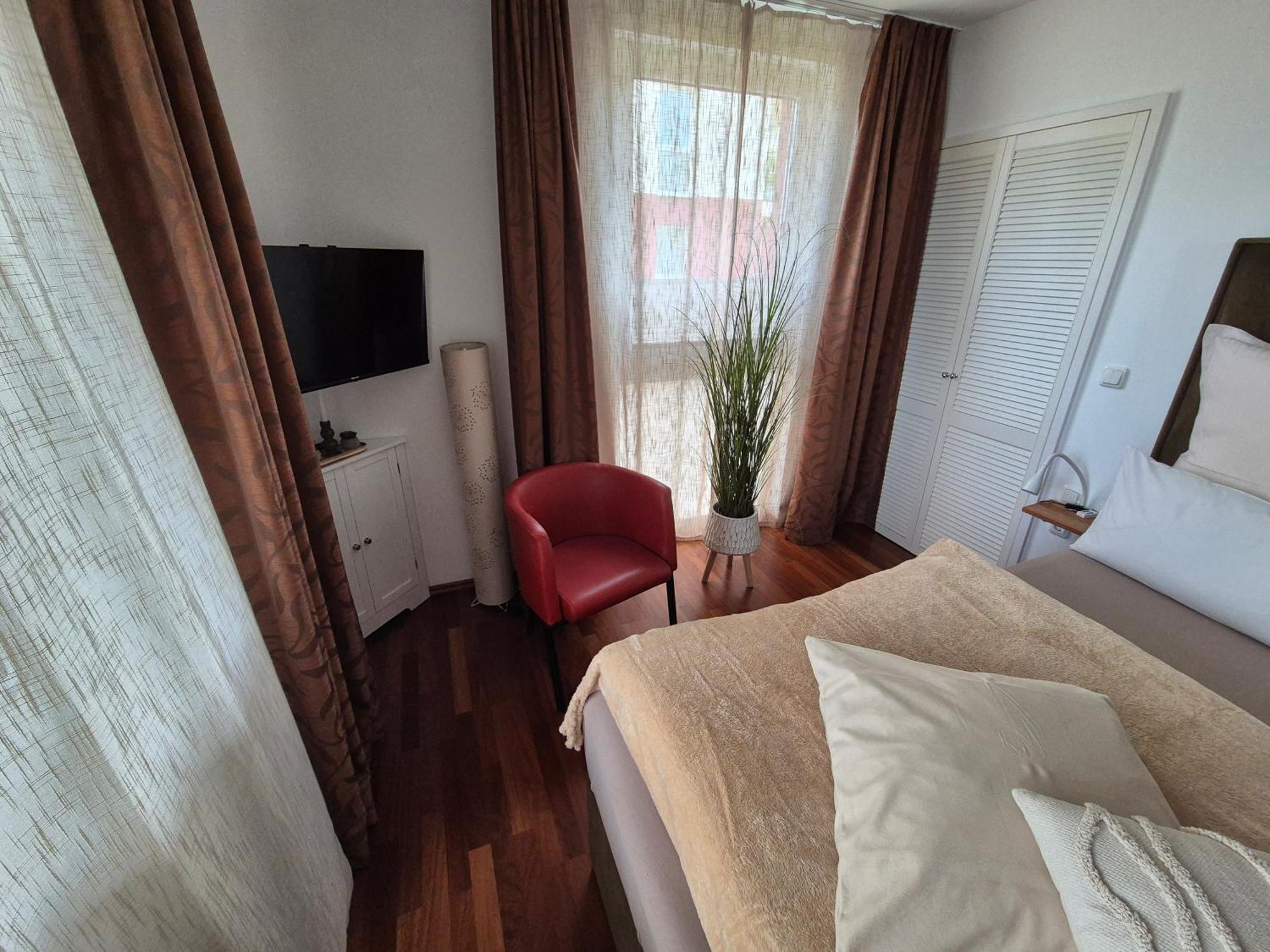 "Myharbourfront", Luxurioeses Wohnen An Der Hafenmole Apartment Росток Екстериор снимка
