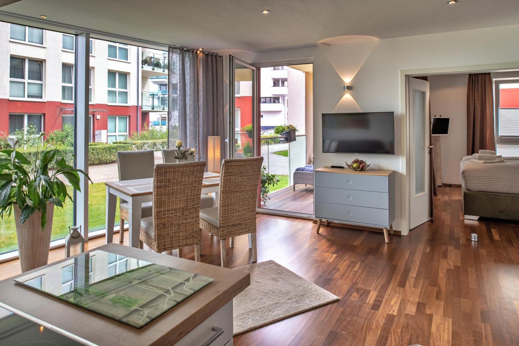 "Myharbourfront", Luxurioeses Wohnen An Der Hafenmole Apartment Росток Екстериор снимка